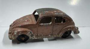 Vintage 1960s Tootsietoy Bronze Volkswagen Beetle VW Bug Diecast Car